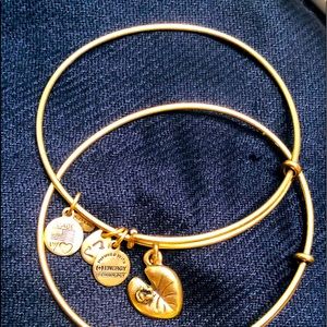 Two charm expandable bracelet